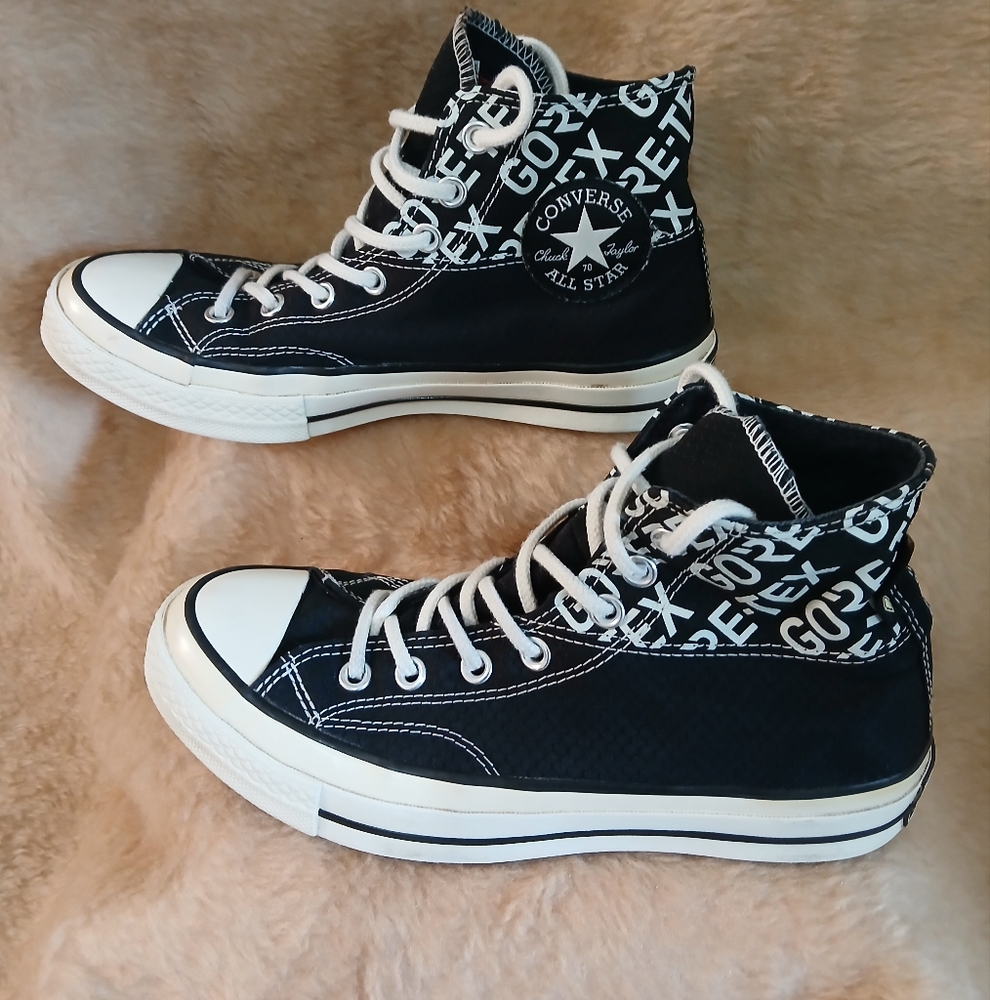 Converse Gortex UNISEX  Black and White High-Top Sneakers with Classic Design